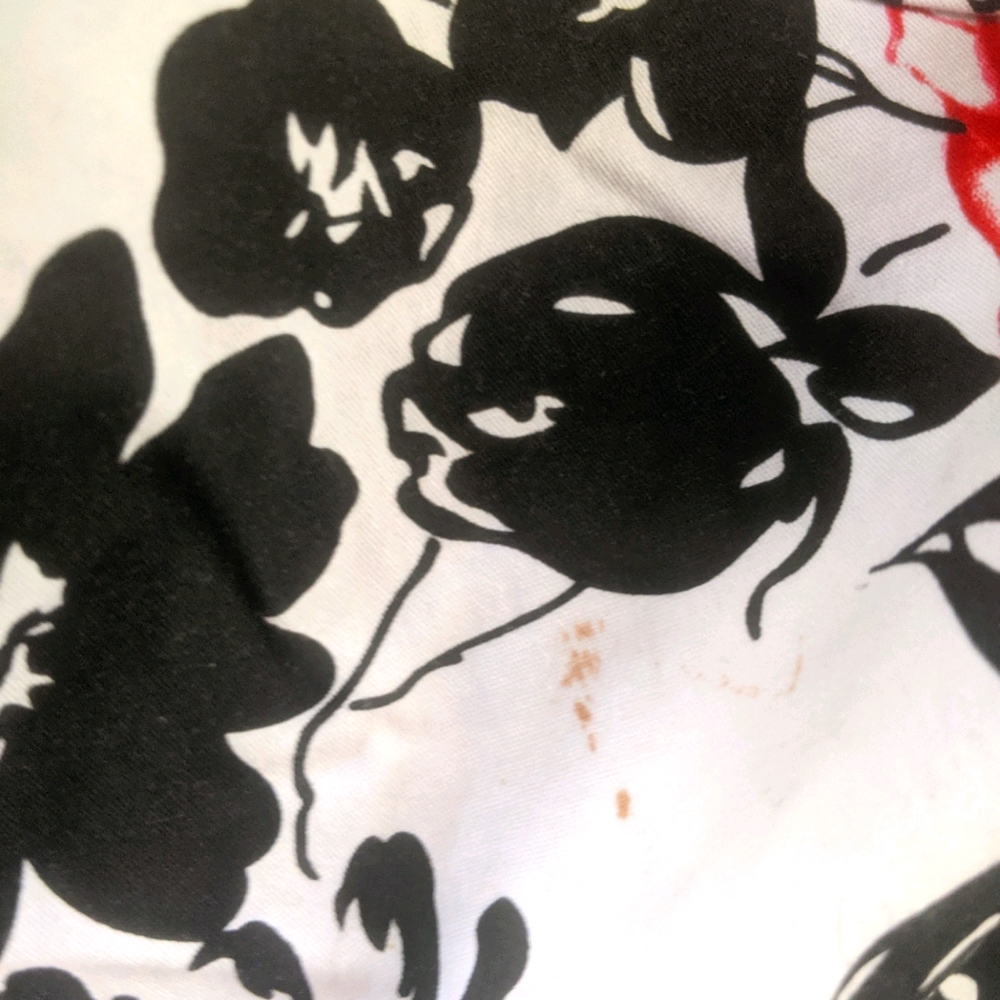 Retro Roses Skirt - Picture 2 of 2
